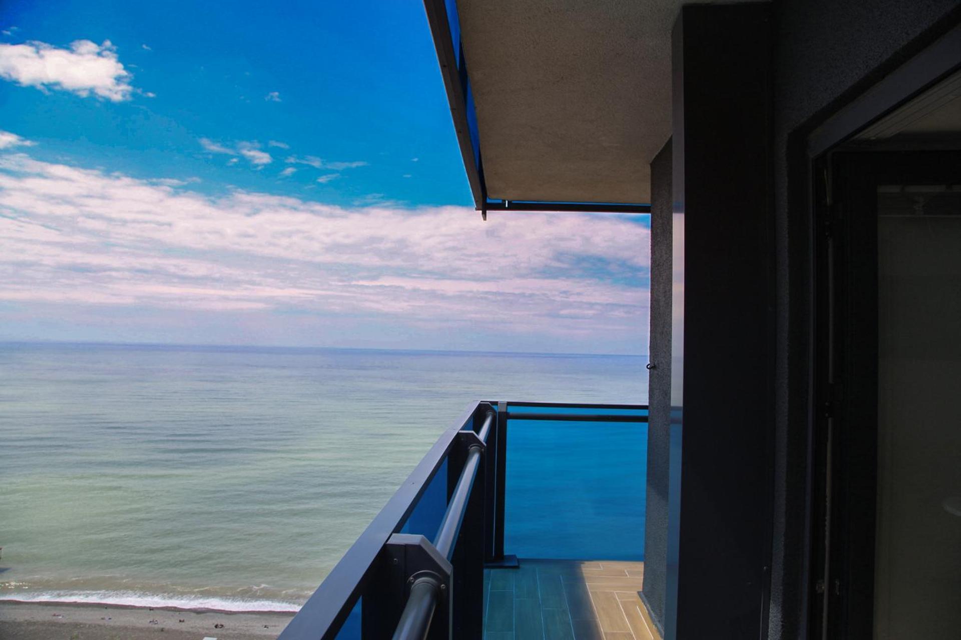 Orbi City Hotel With Sea View Batum Dış mekan fotoğraf